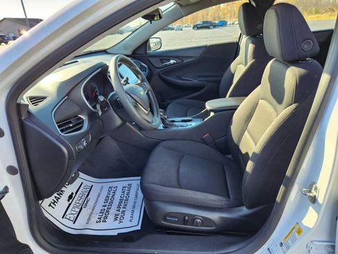 Used 2023 Chevrolet Malibu LT image 12