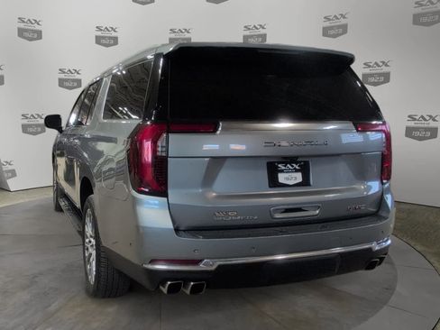 Used 2025 GMC Yukon XL Denali AWD/4WD image 3
