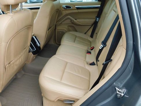 Used 2014 Porsche Cayenne Platinum Edition image 50
