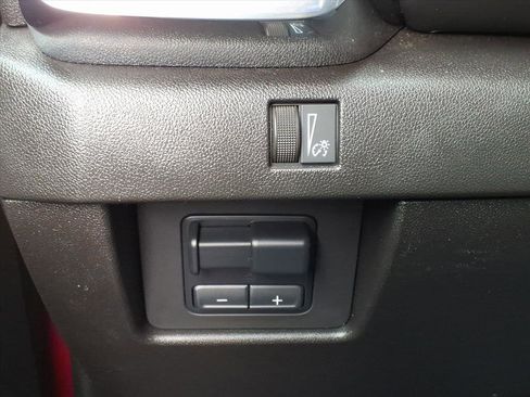 Used 2024 GMC Canyon Elevation w/ Convenience Package image 24