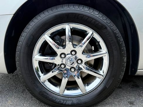 Used 2007 Buick Lucerne CXL w/ Luxury Package FWD image 46