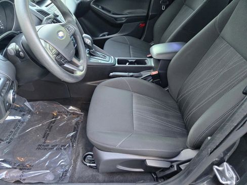 Used 2017 Ford Focus SE image 28