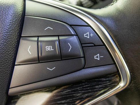 Used 2020 Cadillac XT5 Premium Luxury w/ LPO, Floor Liner Package AWD/4WD image 33