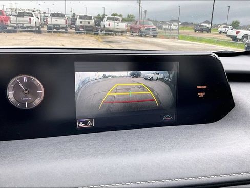 Used 2019 Lexus UX 200 w/ Premium Package FWD image 13