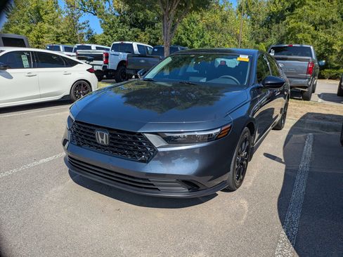 Used 2025 Honda Accord SE image 3
