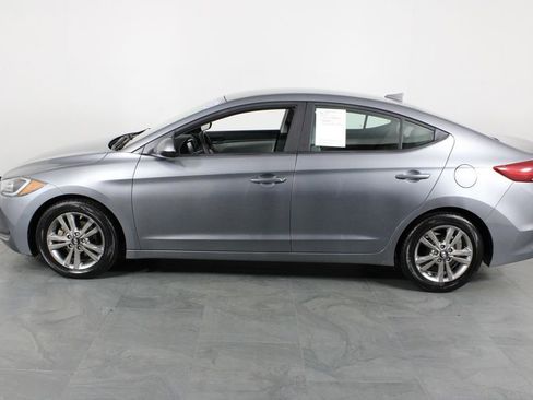 Used 2017 Hyundai Elantra SE image 9