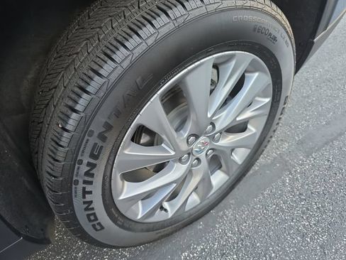 Certified 2025 Buick Enclave Preferred FWD image 25