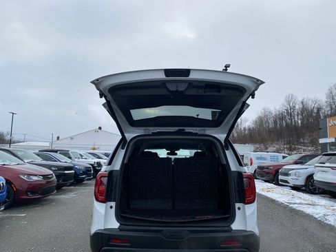 Used 2023 GMC Acadia SLT w/ Elevation Edition image 14