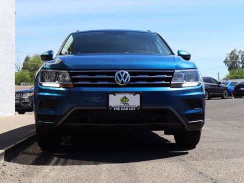 Used 2020 Volkswagen Tiguan SE w/ Panoramic Sunroof Package FWD image 17