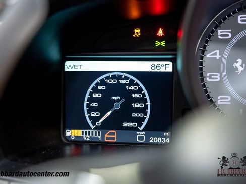 Used 2014 Ferrari 458 Spider image 22