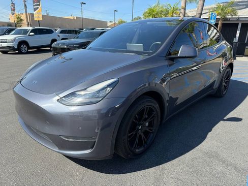 Used 2020 Tesla Model Y Long Range AWD/4WD image 3