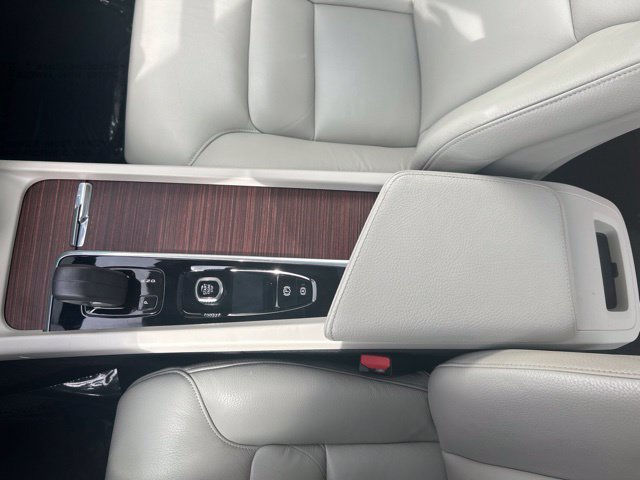 Used 2022 Volvo S60 B5 Momentum w/ Climate Package FWD image 29