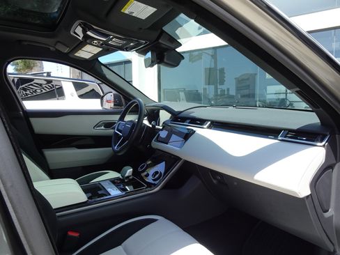 Used 2021 Land Rover Range Rover Velar R-Dynamic S image 21