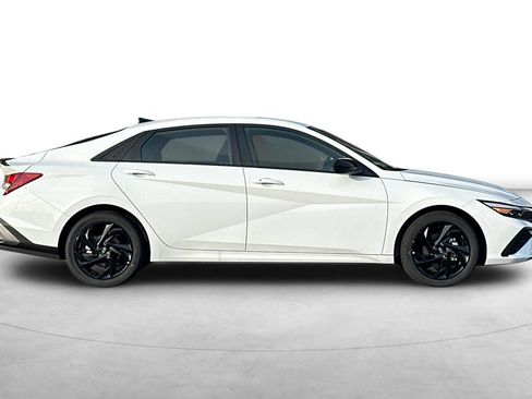 Used 2026 Hyundai Elantra Sport FWD image 9