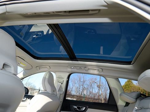 New 2026 Volvo XC60 B5 Ultra w/ Protection Package Premier image 19