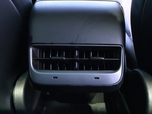 Used 2023 Tesla Model 3 Standard Range image 26