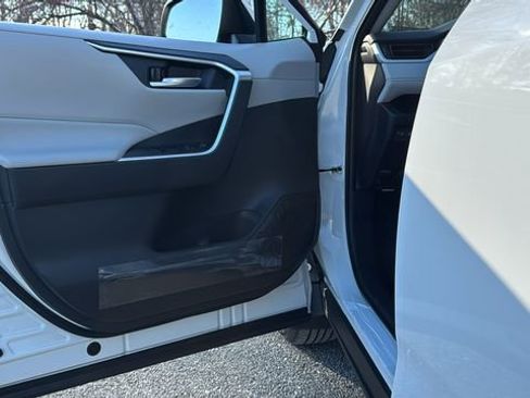 New 2025 Toyota RAV4 XLE image 14