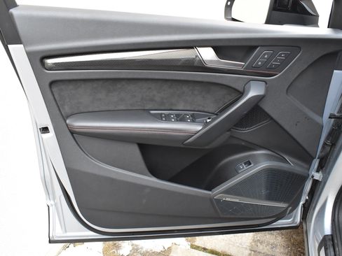 Used 2019 Audi SQ5 Prestige w/ Prestige Package image 22