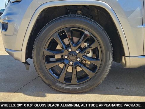 Used 2021 Jeep Grand Cherokee Laredo X image 34