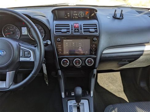 Used 2018 Subaru Forester 2.5i Premium w/ All-Weather Package image 18