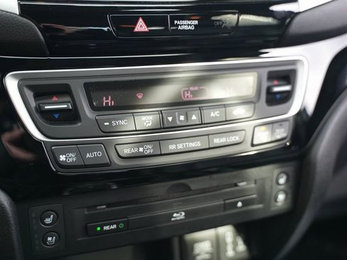 Used 2017 Honda Pilot Elite image 31