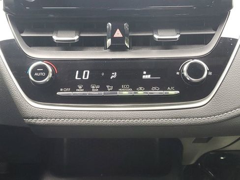 Used 2019 Toyota Corolla SE image 31