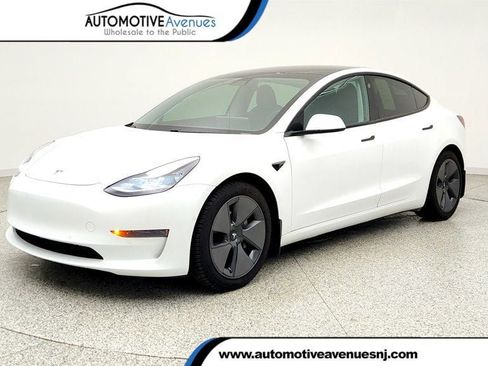 Used 2021 Tesla Model 3 Standard Range Plus RWD image 1