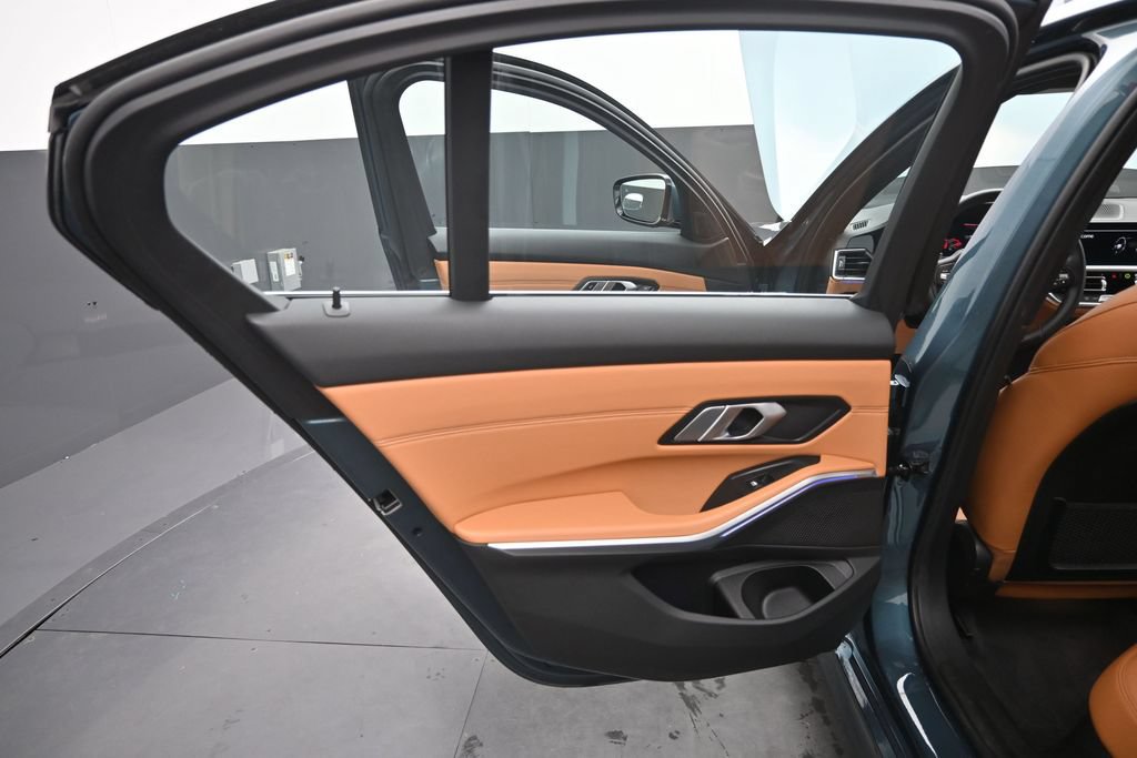 Used 2021 BMW 330i Sedan w/ Premium Package RWD image 28