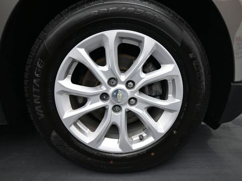 Used 2018 Chevrolet Equinox LT FWD image 11