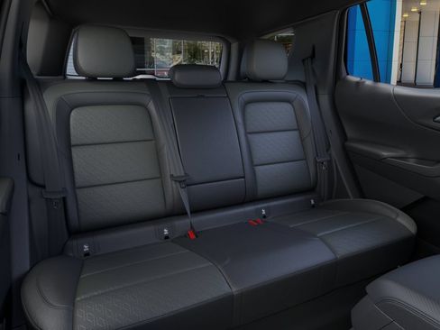 New 2027 Chevrolet Equinox LT w/ Convenience Package II FWD image 17