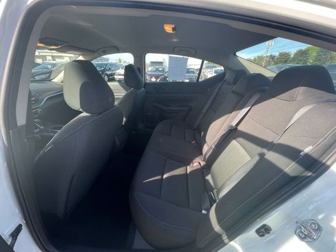 Used 2025 Nissan Altima 2.5 SV image 21