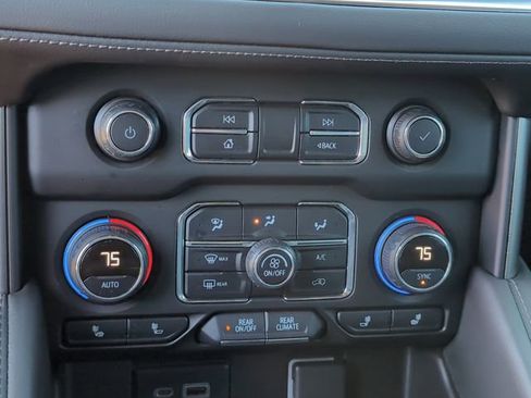 Used 2021 Chevrolet Tahoe Z71 w/ Rear Media and Nav Package image 19