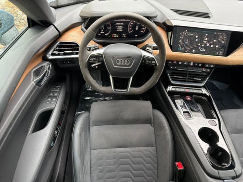 Used 2023 Audi e-tron GT Premium Plus image 24