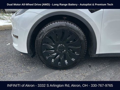 Used 2022 Tesla Model Y Long Range image 18