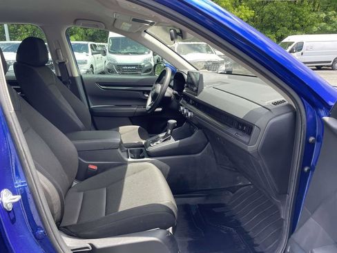 Used 2023 Honda CR-V LX image 15