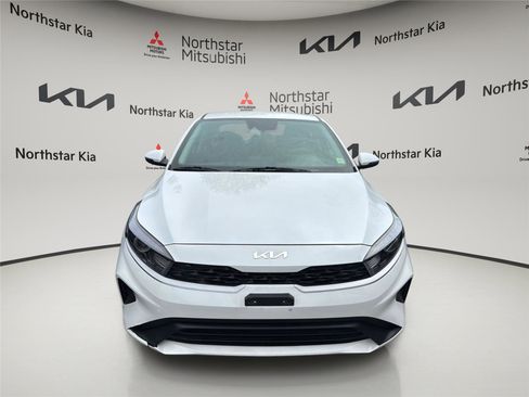 Used 2024 Kia Forte LXS w/ LXS Technology Package FWD image 8