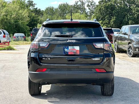 Used 2023 Jeep Compass Latitude w/ Sun and Sound Group AWD/4WD image 14