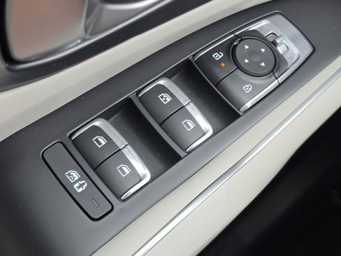 New 2026 Kia Sorento S FWD image 11