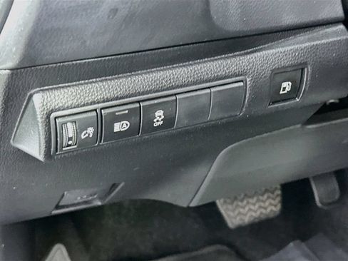 Used 2024 Toyota Corolla SE FWD image 11