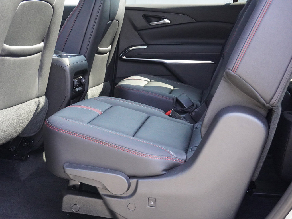Used 2026 Chevrolet Traverse RS AWD/4WD image 37
