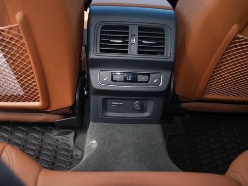 Used 2025 Audi Q5 e Prestige w/ Prestige Package AWD/4WD image 10