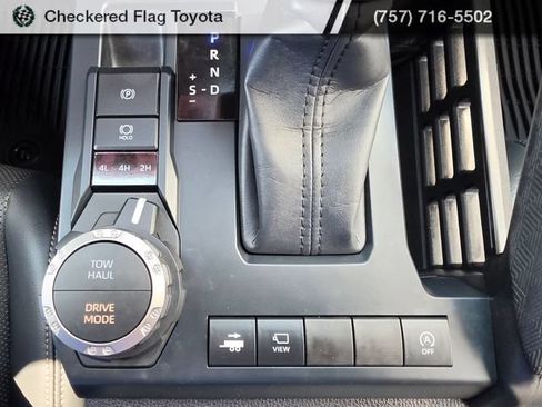 Used 2025 Toyota Tacoma Limited AWD/4WD image 24