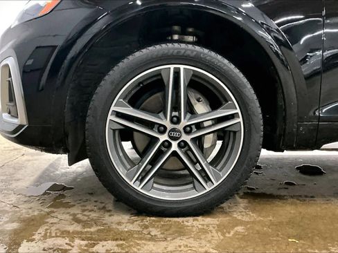 Used 2022 Audi Q5 e Premium Plus w/ Premium Plus Package image 12