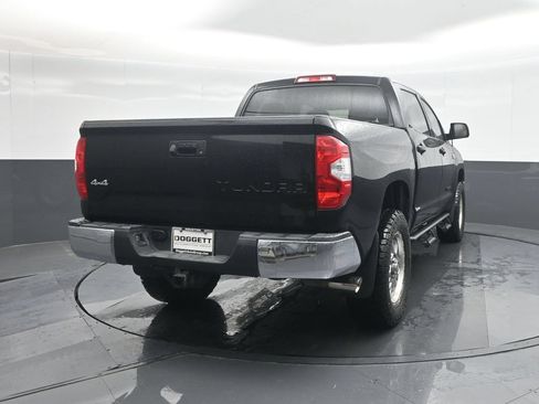 Used 2017 Toyota Tundra SR5 w/ SR5 Upgrade Package AWD/4WD image 24