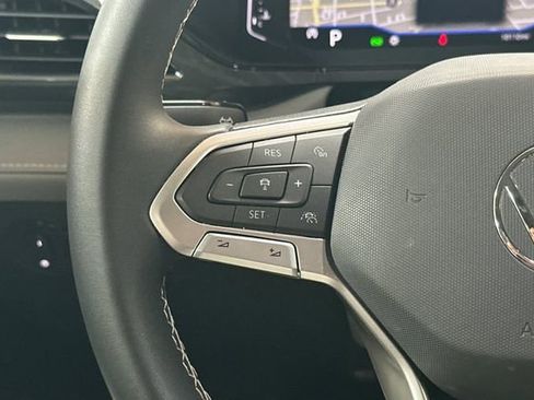 Used 2023 Volkswagen Taos SEL image 30