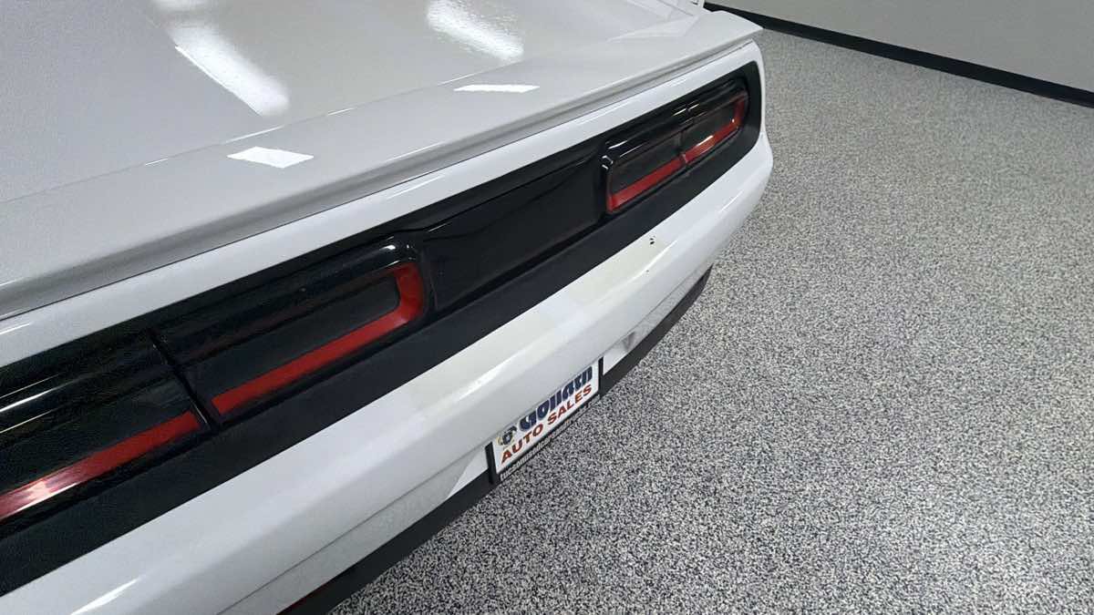 Used 2017 Dodge Challenger R/T RWD image 20