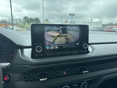 Used 2023 Honda Accord EX image 16