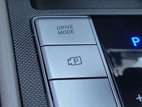 Certified 2025 Hyundai Elantra Sport FWD image 17