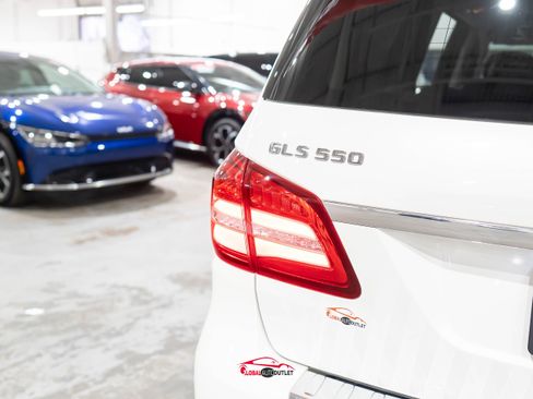 Used 2018 Mercedes-Benz GLS 550 550 4MATIC w/ Driver Assistance Package image 50