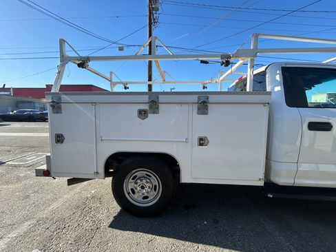 Used 2018 Ford F250 XL w/ Power Equipment Group RWD image 12